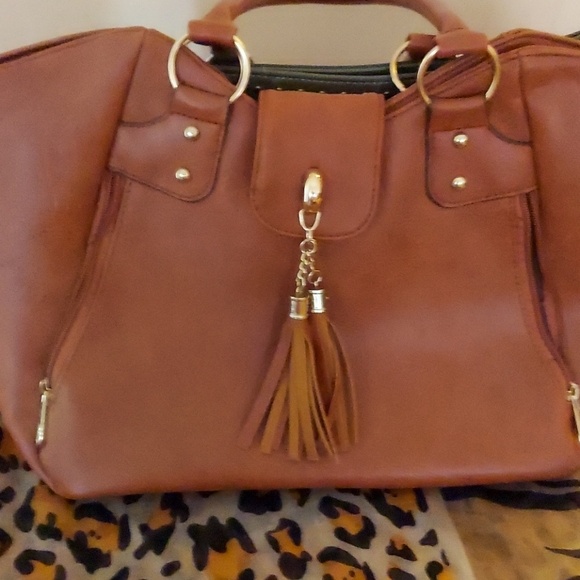 Purses - Picture 1 of 4